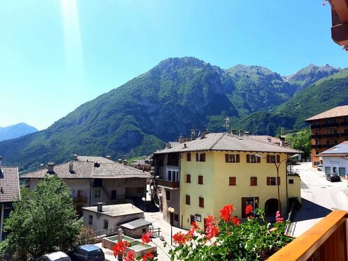 Hotel San Lorenzo, Boek Hotel San Lorenzo Dorsino Italië