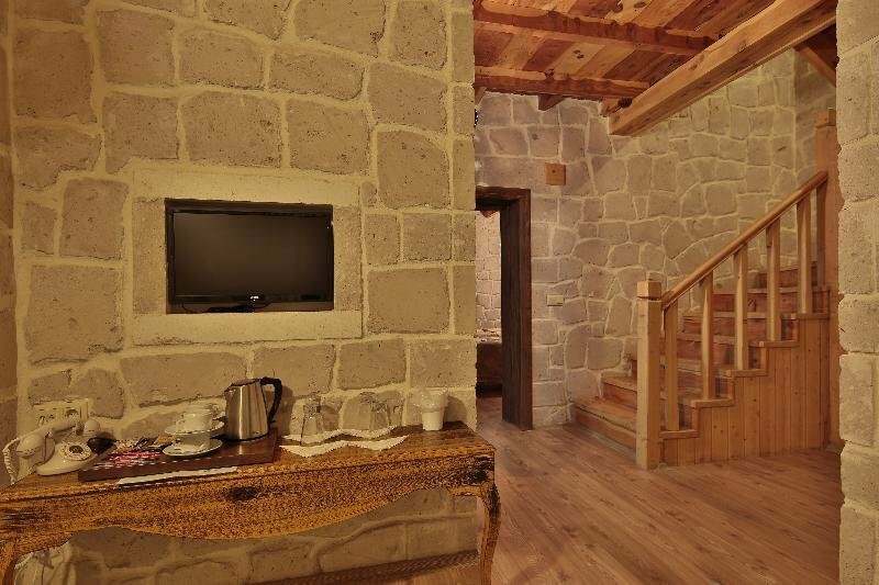 ELEVRES STONE HOUSE HOTEL
