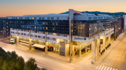 Radisson Blu Hotel & Conference Centre, Salzburg, Забронировать Отель Элизабет-форштадт Окрестности Зальцбурга, рядом с Церковь Св. Себастьяна