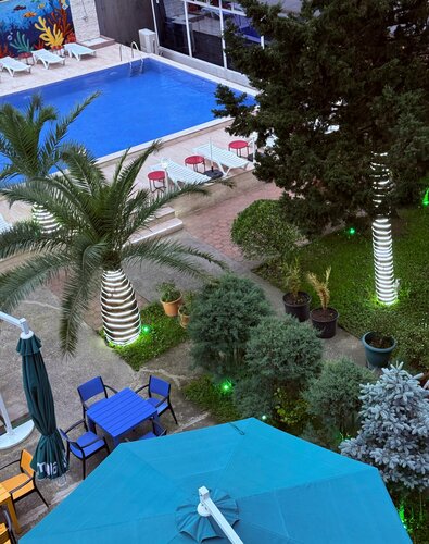 Beach House Hotel, Varaa Hotelli Batumi 