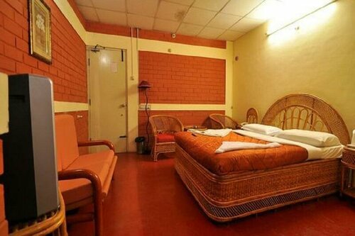 White Orchid Resort, Забронировать Курортный отель Отели штата Карнатаки с бассейном, Бассейн