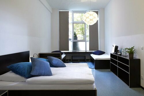 Hüttenpalast, Rezervasyon Otel Neukölln Berlin, Mariannenstraße yakınında