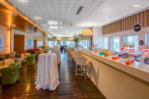 Crowne Plaza Tel Aviv City Center, an IHG Hotel, Prenota Hotel Hotel a Tel Aviv con parcheggio, vicino a The Cameri Theatre, Parcheggio