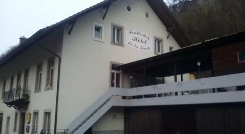 Forellenhof Hotel de la Truite, Boek Hotel Frinvillier 