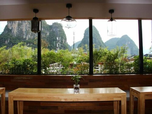 Yangshuo Travelling With Hostel, Rezervați Hostel Hoteluri în Yangshuo cu piscină, lângă Yangshuo Double Beach, Piscină