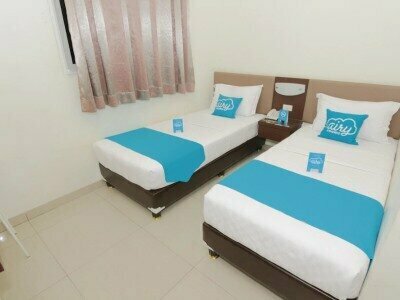 Airy Pecinan Kalikuping Utara 243 Semarang, Prenota Hotel Hotel a Semarang con parcheggio, Parcheggio