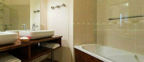 Luxury Apartment on the Slopes in Bustling Val Thorens, Book Lejlighed Hoteller i Rhône-Alps med parkering, Parkering