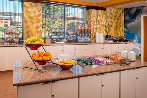 Fairfield Inn & Suites by Marriott Williamsburg, Book Hotel 3-stjernede hoteller i Virginia, 3*