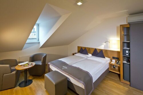 Hotel Maximilian - Stadthaus Penz, Забронировать Отель Отели Инсбрука 4 звезды, рядом с Университет Инсбрука, 4*