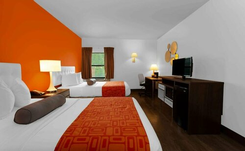 Howard Johnson by Wyndham Waukegan Great Lakes, Book Hotel Hoteller i Chicago med parkering, Parkering