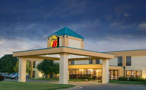 Super 8 Wichita South, Book Hotel Hoteller i Wichita med pool, Swimmingpool