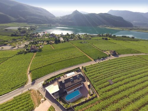 Garni Hotel Sonnleitenhof, Забронировать Отель Отели Lake Caldaro 3 звезды, 3*