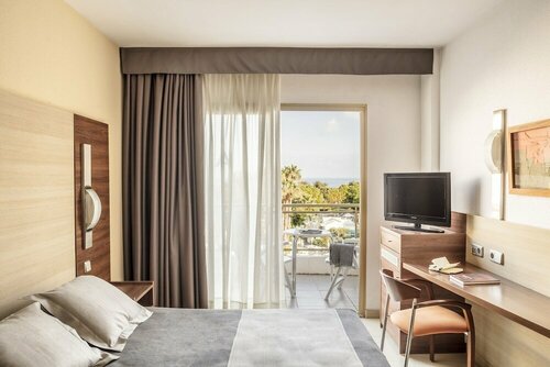 AQUA Hotel Aquamarina & Spa, Забронировать Курортный отель Санта-Сусанна Коста-дель-Маресме