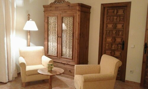 Hostal Rural Cumbres de Castilla, Book Hostel / Vandrerhjem Hostels i Castilla-La Mancha, Hostel / Vandrerhjem