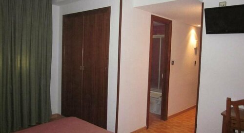 Hotel Elena María, Забронировать Отель Беиро Гранада, рядом с Универсидад