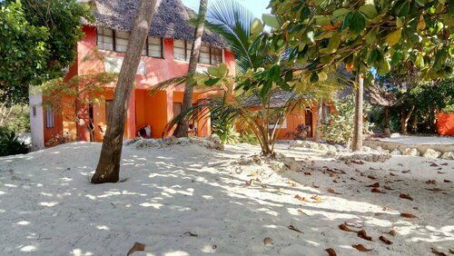 Twisted Palms Lodge & Restaurant, Book Feriehus Bwejuu 