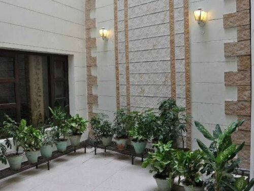 Hotel Seven Inn, Book Hotel Hoteller i Chandigarh Region med parkering, Parkering
