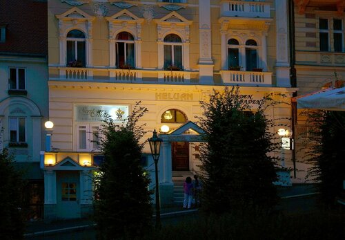 Hotel Heluan, Забронировать Отель Отели Карловых Варов с парковкой, рядом с Курортный центр Замковые Лазни, Парковка