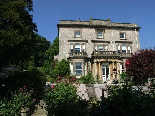Castle House B&B, Book Bed and Breakfast Hoteller i North Wales med parkering, Parkering