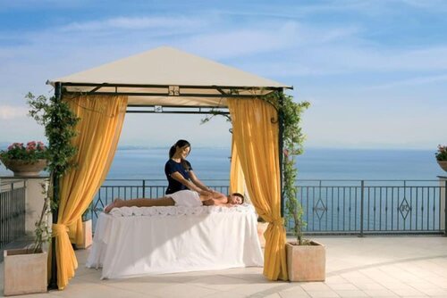 Relais Paradiso, Забронировать Отель Отели в центре Виетри, в центре, Завтраки, Парковка