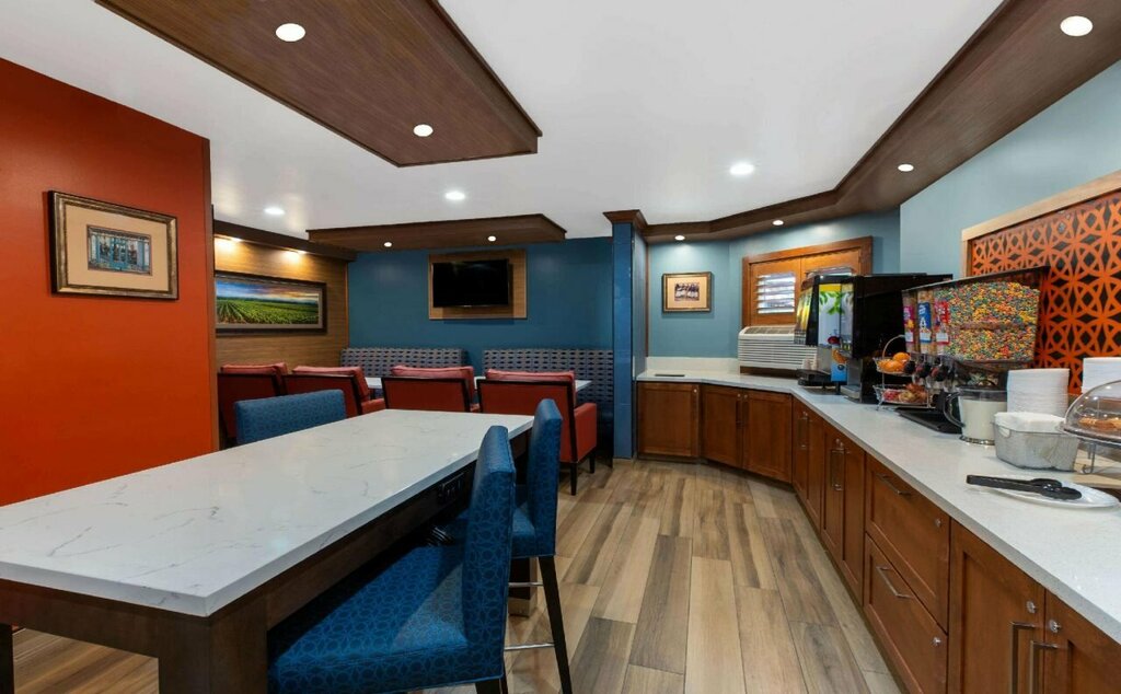 Hotel Vinea, A Travelodge by Wyndham