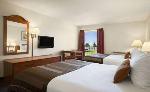 Ramada by Wyndham SeaTac Airport, Book Hotel SeaTac Washington (state)