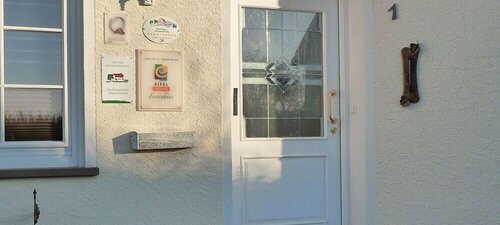 Berni's Ferienhaus, Varaa Hotelli Hersdorf 