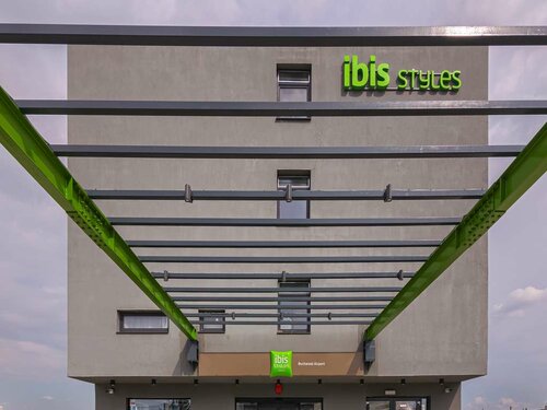 Ibis Styles Bucharest Airport, Prenota Hotel Hotel a Muntenia con parcheggio, Parcheggio