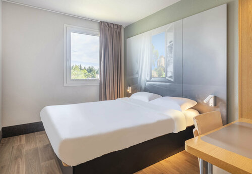 B&B HOTEL Salon de Provence, Забронировать Отель «постель и завтрак» Салон-де-Прованс Буш-дю-Рон