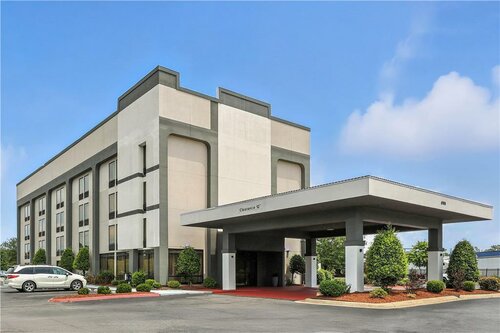 Quality Inn & Suites, Book Hotel Hoteller i Ozark med pool, Swimmingpool