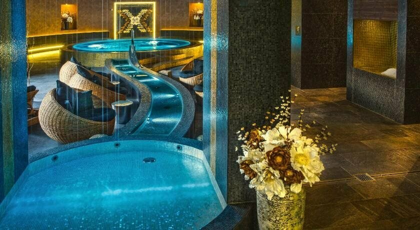 X Bionic Hotel