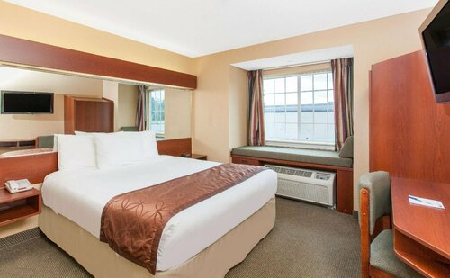Microtel Inn & Suites Rogers, Rezerwuj Hotel Hotele w Ozark z parkingiem, Parking
