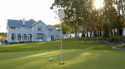 Parkes Manor, Buchen Sie Hotel Paradise 