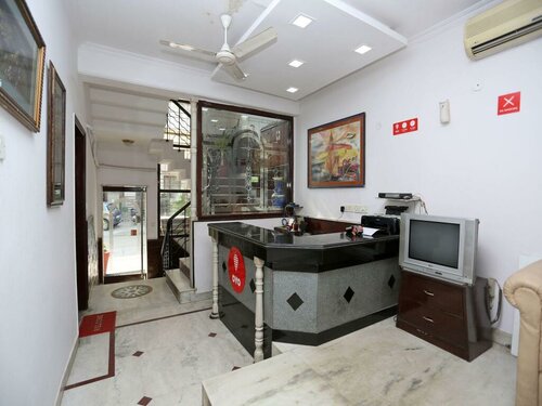 OYO 1879 Hotel Imperial Inn, Забронировать Отель Гургаон Gurgaon Region, рядом с Sikanderpur Rapid Metro