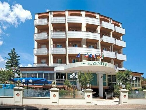Hotel Zenith, Забронировать Отель Отели Червия с питанием, Пансион