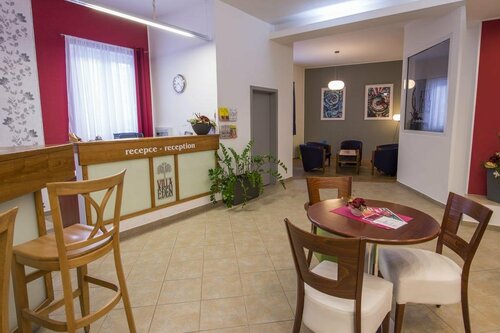Villa Eden, Book Hotel Hoteller i Central Bohemia med parkering, Parkering