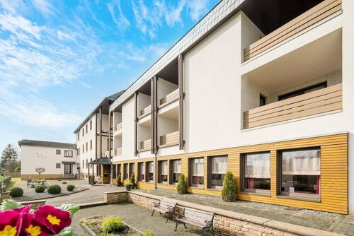 Haus Anny, Rezerwuj Hotel Deudesfeld Vulkan Eifel