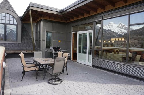 901 Fernie by Fcr