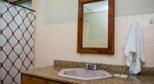 Hostal Casa Los Espinoza, Book Hotel Hoteller i Managua Region med parkering, Parkering