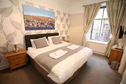 The Royal Hotel, Prenota Hotel  