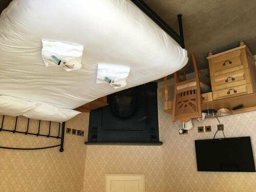 Angel Inn, Rezervați Hotel Hoteluri în Gloucestershire cu parcare, Parcare