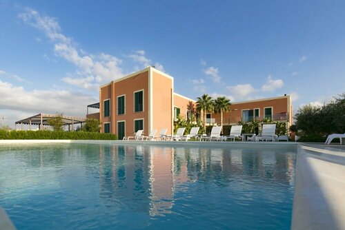 Olea Court Resort, Varaa Lomakeskus Paceco Sisilia