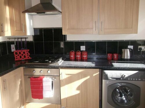 Staveley House, Book Pension Chesterfield Derbyshire