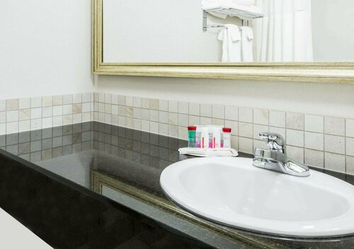 Ramada by Wyndham Olds, Buchen Sie Hotel Olds Alberta