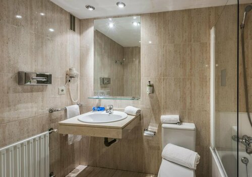 Tryp Valladolid Sofia Parquesol Hotel, Забронировать Отель Отели Вальядолид с парковкой, рядом с Nuevo Zorrilla Stadium, Парковка