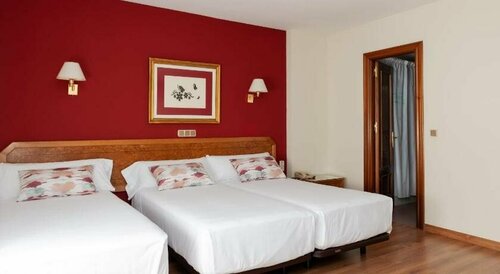 Hotel Don Carmelo, Забронировать Отель Авила Провинция Авила, рядом с Церковь Сан-Педро