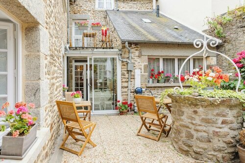 Demeures & Châteaux - Hôtel de la porte Saint-Malo - DINAN, Забронировать Отель Динан Vallee de la Rance, рядом с Château de Dinan
