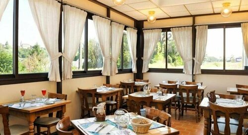 Auberge de la Bonde, Book Hostel / Vandrerhjem Coteaux-sur-Loire Frankrig