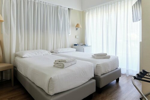 Hôtel Le Dauphin, Rezervovat Hotel Menton Great Alpine Road