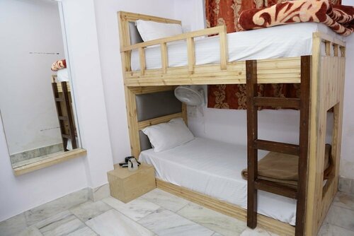Hostel New King